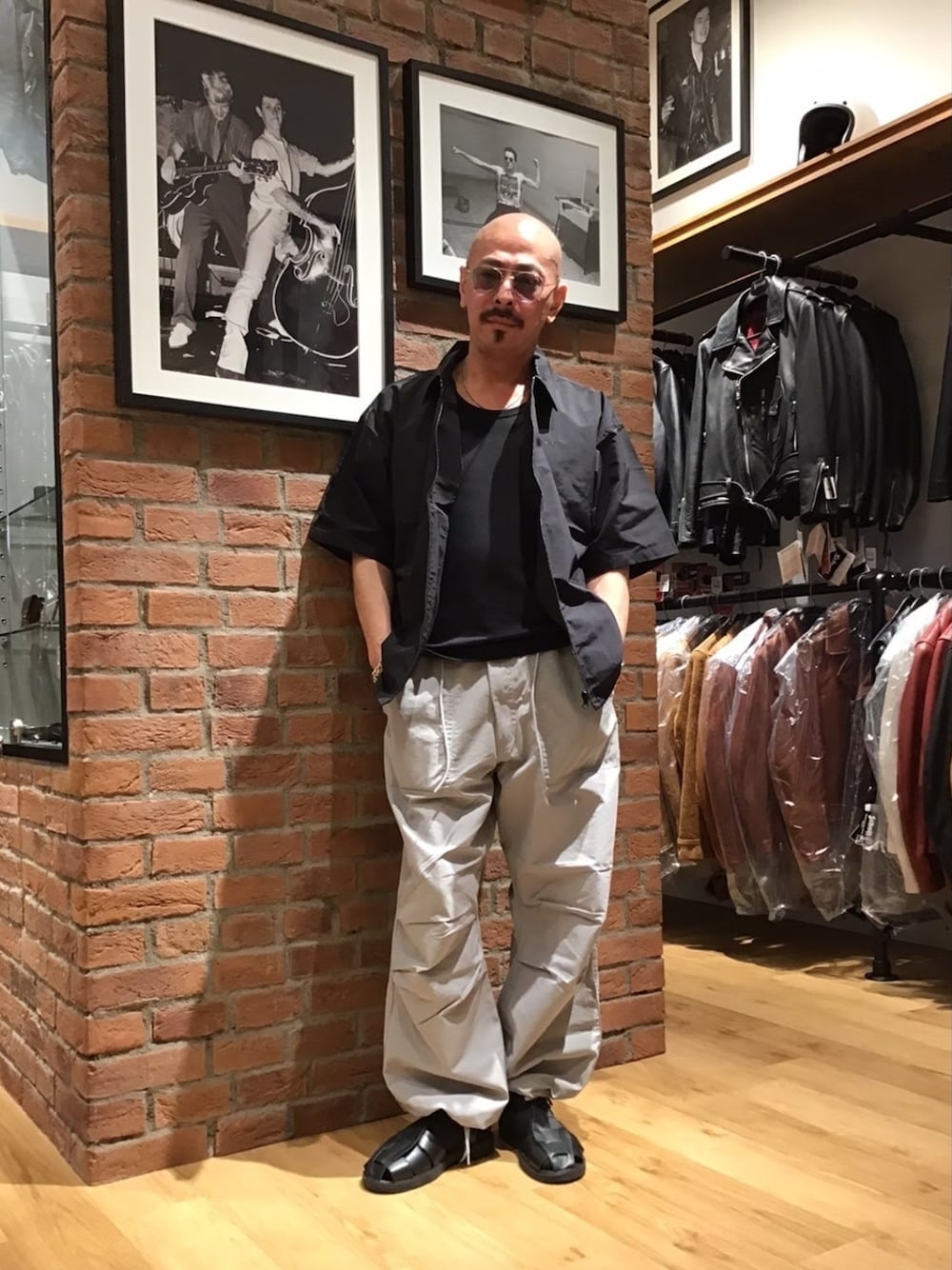 総料理長（schottのイケオジ）｜schottのカーゴパンツを使った