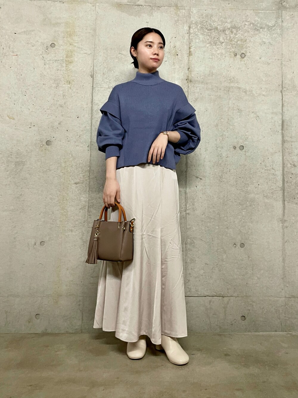 「SENSE OF PLACE by URBAN RESEARCHのストレッチショルダータックセーター（ニット/セーター、ブルー系）」を使った、yuiさん（レディース・156cm）の秋コーディネートの1枚目の写真