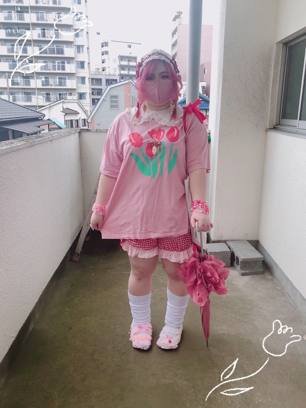 「ootd、ガーリー、BigT、チューリップ、ルーズソックス、うわばき、ピンク髪、みつあみ、プラスサイズ、おしゃれさんと繋がりたい」｜「Candy Stripperのアイテム（Tシャツ/カットソー、ピンク系）」を使った、しろうさぎさん（レディース・155cm）の夏コーディネートの1枚目の写真