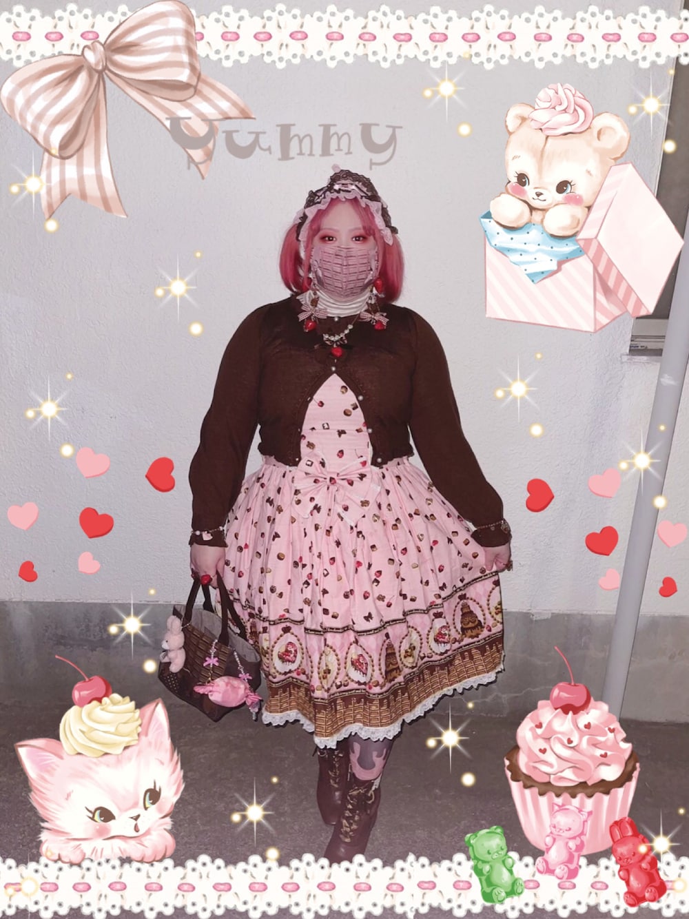「チョコレート、BODYLINE、イチゴチョコ、派手髪、ピンク髪、ツインテール、プラスサイズ」｜「BODYLINEのアイテム（ジャンパースカート、ピンク系）」を使った、しろうさぎさん（レディース・155cm）の冬コーディネートの1枚目の写真