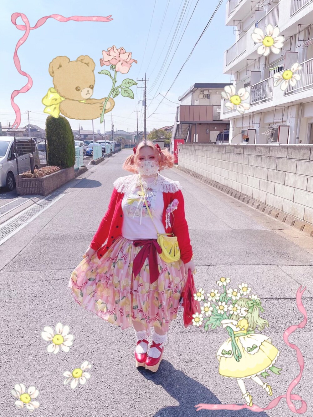 「春、レモン柄、ガーリー、プラスサイズ、ツインテール」｜「Nile PERCHのアイテム（Tシャツ/カットソー、ピンク系）」を使った、しろうさぎさん（レディース・155cm）の春コーディネートの1枚目の写真