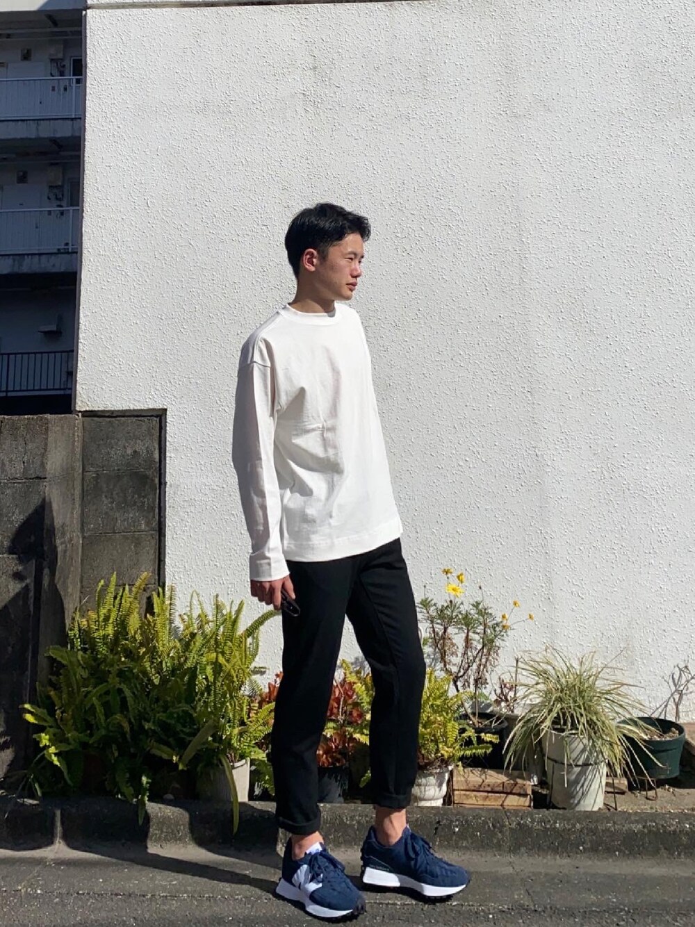 「UNIQLOのアイテム（Tシャツ/カットソー、ホワイト系）」を使った、yuuuuuuk1111さん（メンズ・166cm）の夏コーディネートの1枚目の写真