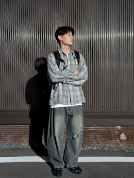 「アイテム（シャツ/ブラウス、シルバー系）」を使った、陳柏宇さん（メンズ・171cm）の秋コーディネート