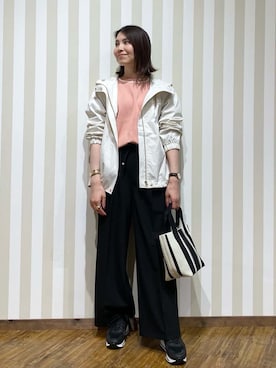 「SHOO・LA・RUE（シューラルー）の【防花粉/高レビュー】きれいもかっこいいも叶える 欲張りマウンテンパーカ（ブルゾン、ホワイト系）」を使った、SAOさん（レディース・163cm）の春コーディネート