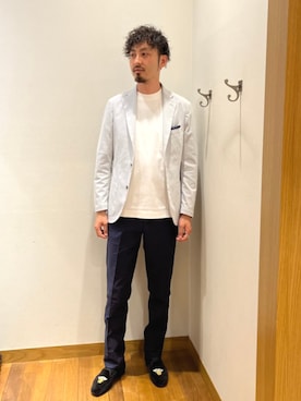 「ビジネスカジュアル」｜「アイテム（Tシャツ/カットソー）」を使った、日高さん（メンズ・180cm）の秋コーディネート
