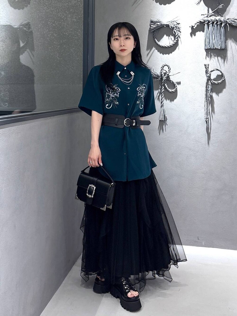 トロミシシュウミドルシャツ(HARE)を使った人気ファッション 