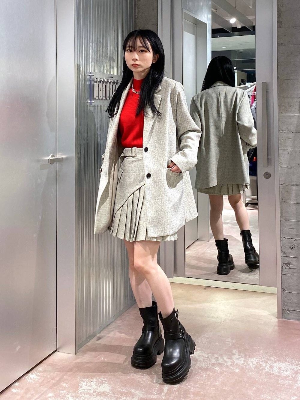 HARE（ハレ）の「2Pミドルジャケット＊アシメプリーツショートパンツ 