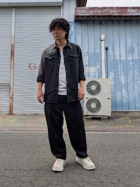 「MM6 Maison Martin Margiela_（エムエム 6 メゾン マルタン マルジェラ）のアイテム（シャツ/ブラウス、ブラック系）」を使った、Keyさん（メンズ・175cm）の冬コーディネート