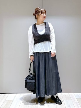 「アイテム（ベスト）」を使った、たかみなさん（レディース・166cm・30代）の秋コーディネート