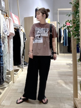 「アイテム（ブレスレット）」を使った、たかみなさん（レディース・166cm・30代）の夏コーディネート