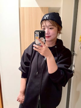 「アイテム（パーカー）」を使った、たかみなさん（レディース・166cm・30代）の秋コーディネート