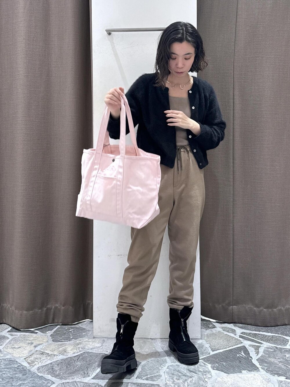 フォックスカシミアクルーネッククロップドカーディガンを使った