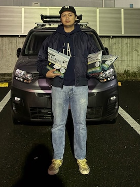 「WAIPER.inc（ワイパーインク）のアイテム（ミリタリージャケット、ブルー系）」を使った、美沙樹さん（メンズ・180cm）の冬コーディネート