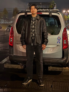 「アイテム（モカシン/デッキシューズ）」を使った、美沙樹さん（メンズ・180cm）の秋コーディネート