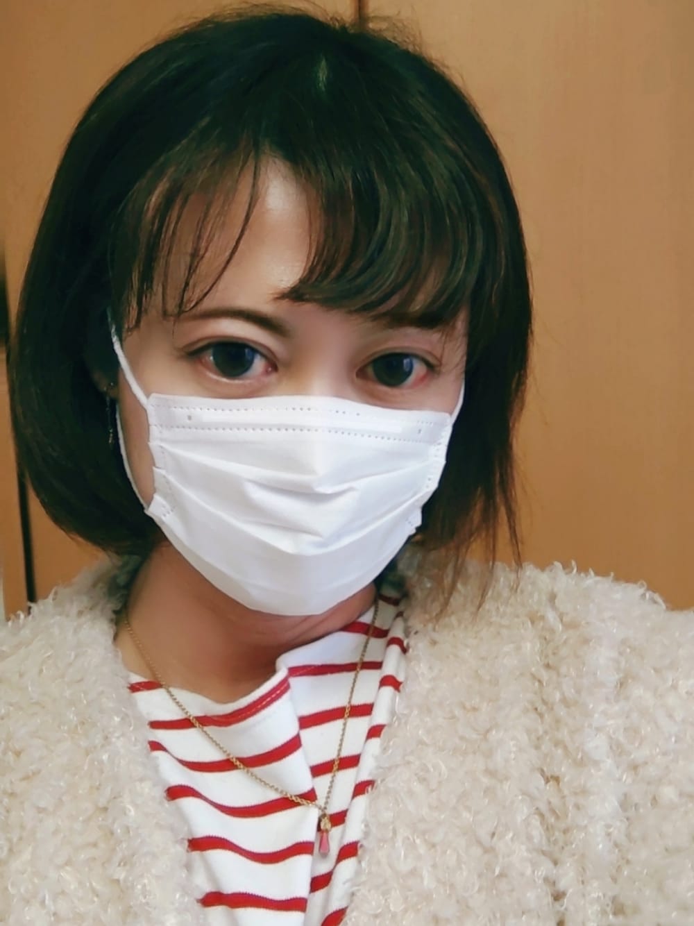 「女装、男の娘、はるコーデ」｜「earth music&ecologyのボーダーボーダーボートネックプルオーバー ＊（Tシャツ/カットソー、レッド系）」を使った、奈保子さん（メンズ・163cm）の春コーディネートの2枚目の写真