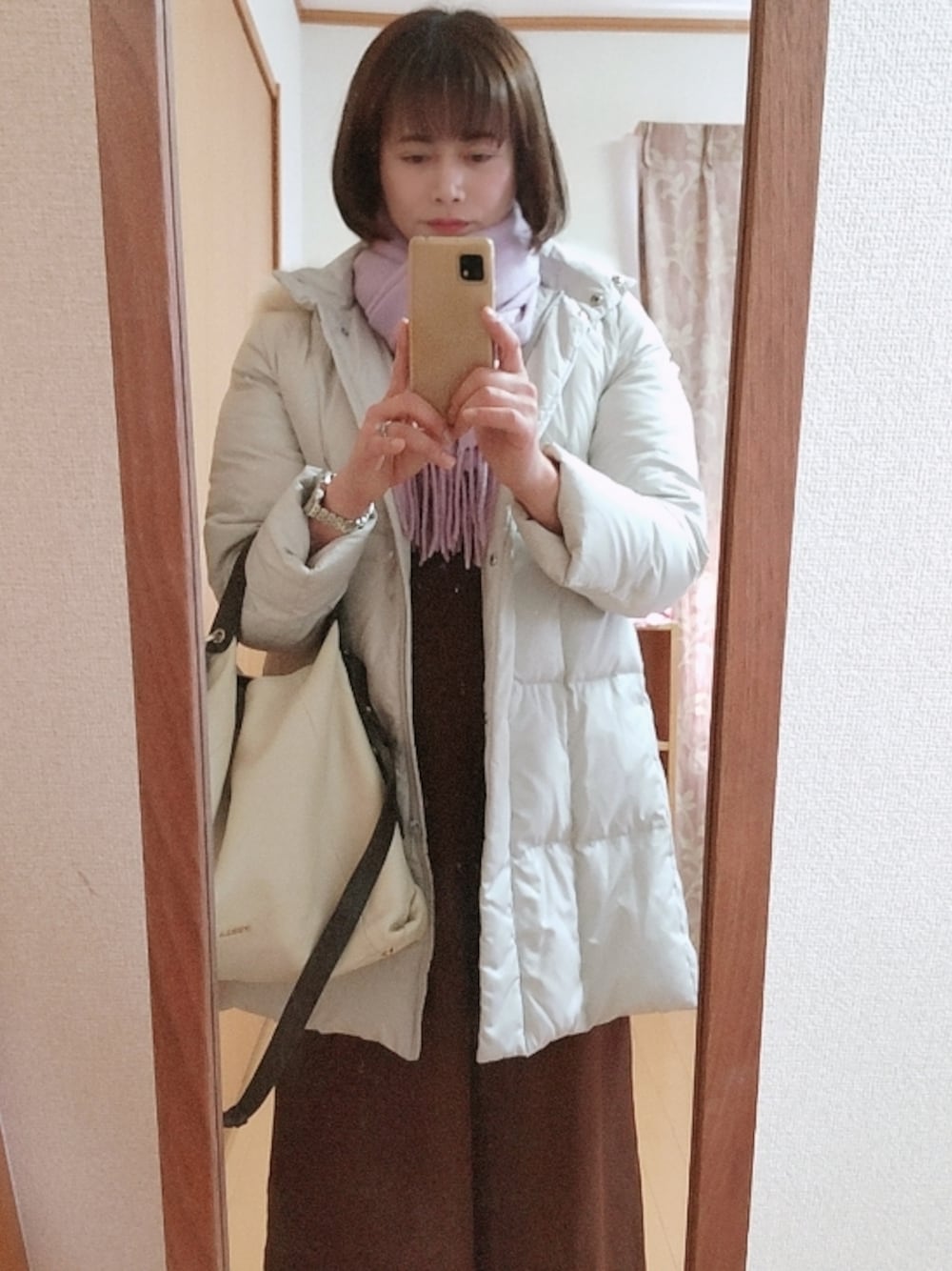 「女装、男の娘、あったかコーデ」｜「INGNIのワイドサロペット（サロペット/オーバーオール、ブラウン系）」を使った、奈保子さん（メンズ・163cm）の冬コーディネートの1枚目の写真