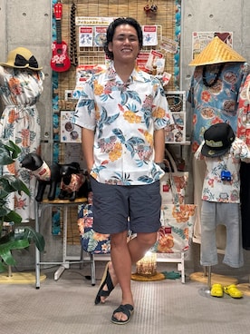 「アイテム（ビーチサンダル、ブラック系）」を使った、けーすけさん（メンズ・171cm）の秋コーディネート