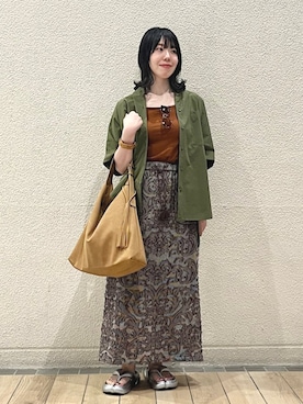 「アイテム（サングラス、イエロー系）」を使った、久富さん（レディース・161cm）の夏コーディネート