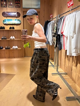 「アイテム（スウェットパンツ、グリーン系）」を使った、カポさん（レディース・162cm）の夏コーディネート