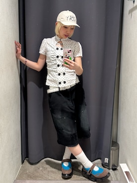 「WHO'S WHO gallery（フーズフーギャラリー）のKOOKY'N ダメージダックハーフパンツ（その他パンツ、ブラック系）」を使った、カポさん（レディース・162cm）の春コーディネート