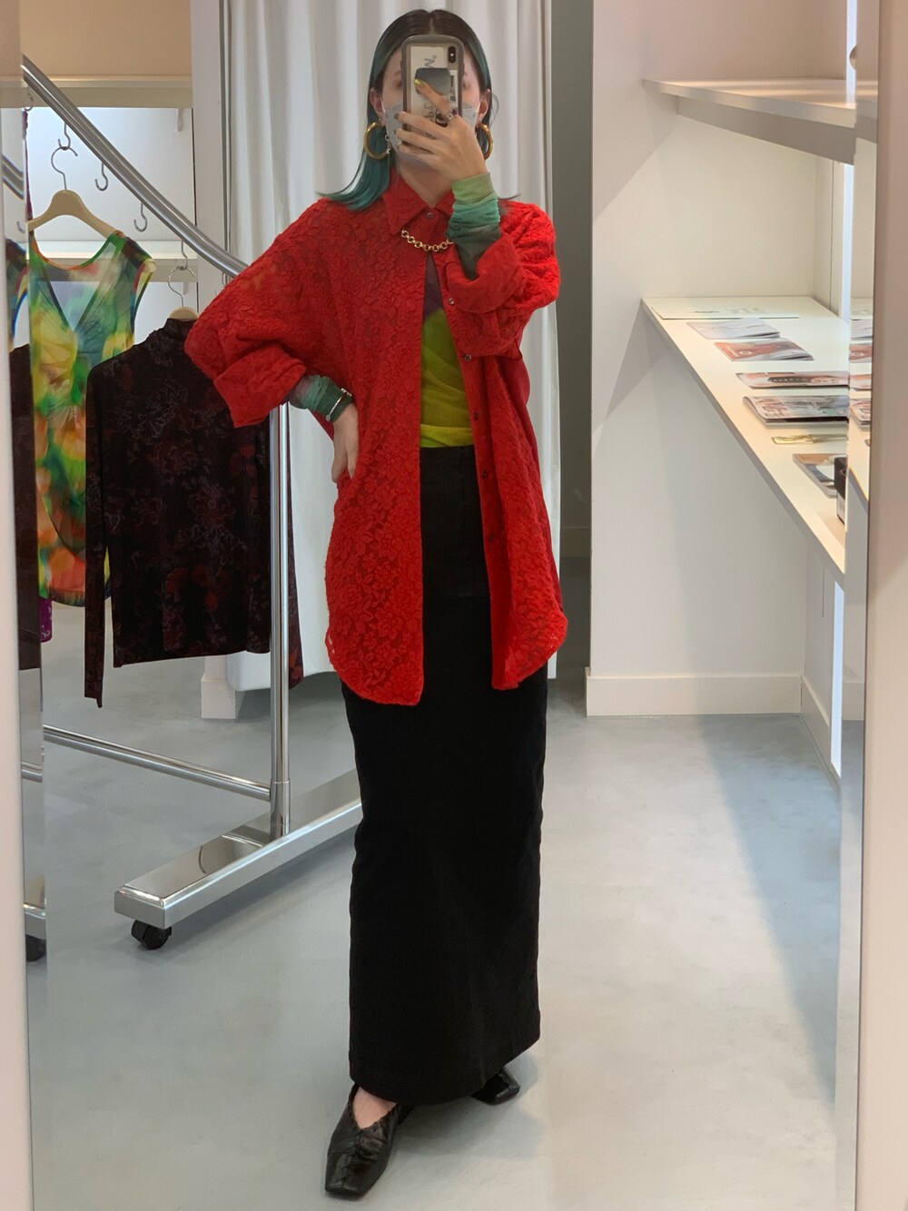 「ROLD SKOVのアイテム（シャツ/ブラウス、レッド系）」を使った、a73n_bkyさん（レディース・162cm）の秋コーディネートの1枚目の写真