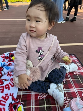 「petit main（プティマイン）のアイテム（Tシャツ/カットソー、ピンク系）」を使った、senna0424さん（キッズ・80cm）の冬コーディネート