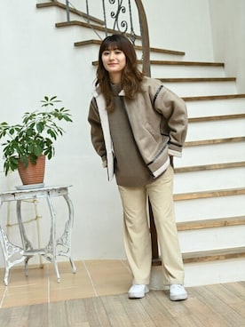 「コーデュロイパンツ」｜「アイテム（ムートンコート）」を使った、マックハウスZOZOスタイリスト レディースさん（レディース・163cm）の冬コーディネート