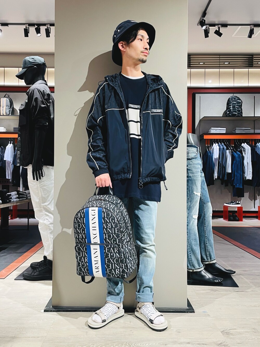 HANMAさんの「【A|X アルマーニ エクスチェンジ】ロゴ　バケットハット（ARMANI EXCHANGE）」を使ったコーディネートの1枚目の写真
