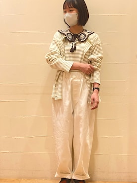 「アイテム（付け襟、ブラウン系）」を使った、蓮花さん（レディース・155cm）の春コーディネート