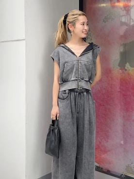 「アイテム（パーカー）」を使った、秋本すずかさん（レディース・155cm）の夏コーディネート