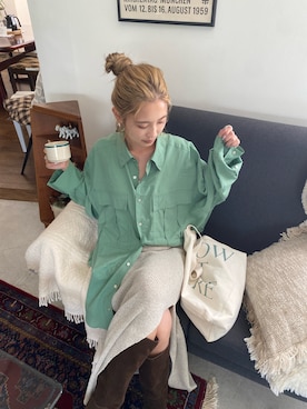 「Ungrid（アングリッド）のアイテム（シャツ/ブラウス）」を使った、秋本すずかさん（レディース・155cm）の秋コーディネート