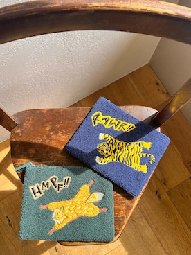 「BIRTHDAY BAR（バースデイバー）のanimal sagara embroidery pouch サガラ刺繍ポーチ（ポーチ、ブルー系）」を使った、azukodaさん（レディース・161cm）の秋コーディネート