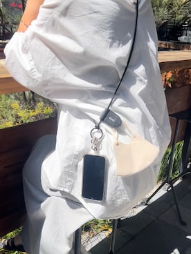 「ワーママコーデ」｜「アイテム（PC・スマホグッズ/家電）」を使った、azukodaさん（レディース・161cm）の春コーディネート