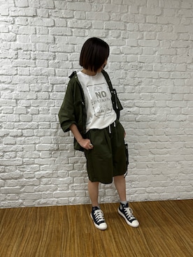 「B-DAY STORE（ビーデイストア）の【B-DAY STORE】ビックポケットシャツ　ユニセックス（シャツ/ブラウス、グリーン系）」を使った、azukodaさん（レディース・161cm）の春コーディネート