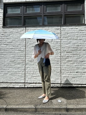 「BIRTHDAY BAR（バースデイバー）の≪耐風性に優れている！≫　晴雨兼用リペットストライプ折り畳み傘（折りたたみ傘、ブルー系）」を使った、azukodaさん（レディース・161cm）の夏コーディネート