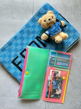 「BIRTHDAY BAR（バースデイバー）の≪再入荷！≫ Nalthini travel wallet　トラベルウォレット（財布、ブルー系）」を使った、azukodaさん（レディース・161cm）の春コーディネート