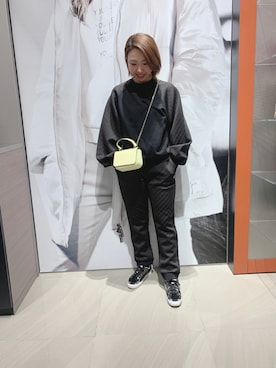 「黒コーデ」｜「アイテム（スウェットパンツ）」を使った、TTmmさん（レディース・163cm）の冬コーディネート