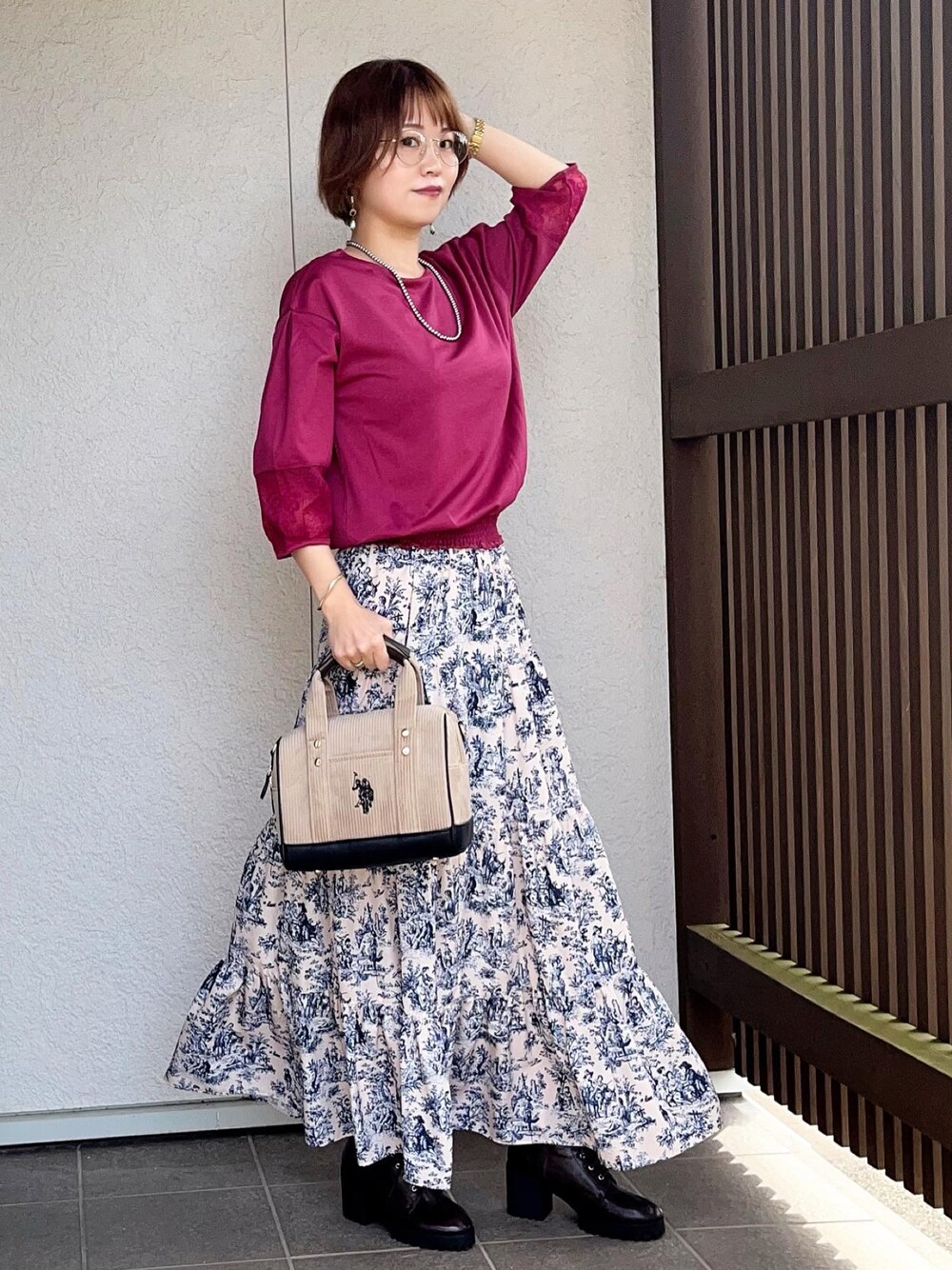 「秋ルック紹介するよ、秋冬コーデ、休日スタイル、秋服、秋服コーデ、大人かわいい、オフィスカジュアル」｜「U.S. POLO ASSN.の【U.S. POLO ASSN.】 ユーエスポロアッスン　コーデュロイ　クロスボディショルダーバッグ　USPA-2632（ショルダーバッグ、ベージュ系）」を使った、えりりんさん（レディース・161cm）の秋コーディネートの1枚目の写真