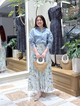 「La boutique BonBon（ラブティックボンボン）の【RISA監修・即おしゃれ見え】シアーデニムショート丈袖口リブシャツ（シャツ/ブラウス、ブルー系）」を使った、takumaさん（レディース・160cm）の春コーディネート