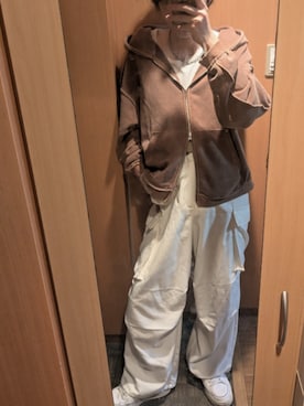 「アイテム（カーゴパンツ、ホワイト系）」を使った、so-taさん（メンズ・175cm）の秋コーディネート