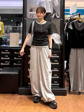 「PAGEBOY（ページボーイ）のプラットチャンキースニーカー（スニーカー、ブラック系）」を使った、Namiさん（レディース）の夏コーディネート