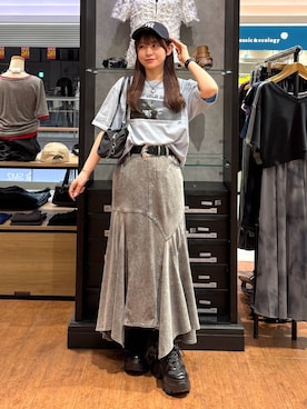「PAGEBOY（ページボーイ）のモノトーンフォトTシャツ【選べる着丈】（Tシャツ/カットソー、ブルー系）」を使った、Namiさん（レディース）の夏コーディネート