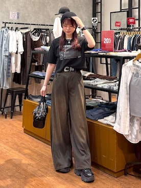 「PAGEBOY（ページボーイ）の＜まるでデニム見え！/紫外線カット/接触冷感/ストレッチ＞マルデニメガレッグパンツ（デニムパンツ、ブラウン系）」を使った、Namiさん（レディース）の夏コーディネート