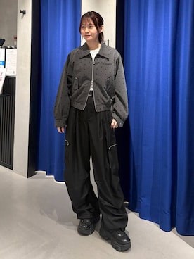 「PAGEBOY（ページボーイ）のZIPタックカーゴパンツ【裾ドローコード付き】（カーゴパンツ、ブラック系）」を使った、Namiさん（レディース）の秋コーディネート