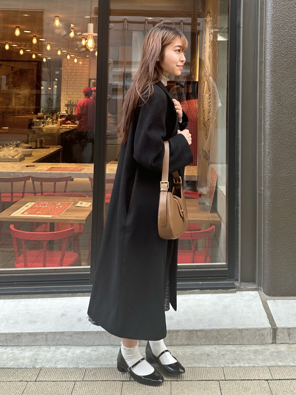 「カシミヤコート、冬コーデ、低身長コーデ、骨格ウェーブ」｜「ONWARDのアイテム（ジャケット/アウター、ブラック系）」を使った、m a p oさん（骨格ウェーブ・レディース・149cm）の冬コーディネートの1枚目の写真