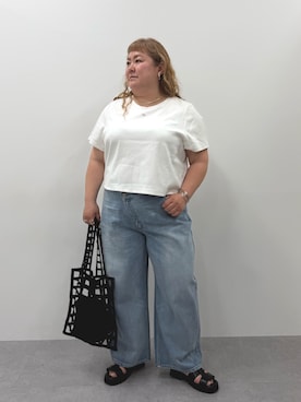 「nissen（ニッセン）の＜大きいサイズ＞【らめちゃんコラボ】ロゴ入りリブコンパクトTシャツ（Tシャツ/カットソー、ホワイト系）」を使った、KMさん（レディース・160cm）の春コーディネート