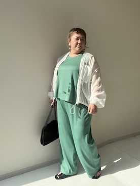 「nissen（ニッセン）のラクリブワイドパンツ（ゆったりヒップ）（吸汗速乾）＜大きいサイズ有＞（スウェットパンツ、グリーン系）」を使った、KMさん（レディース・160cm）の春コーディネート