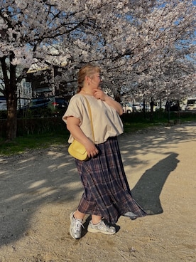 「nissen（ニッセン）のリネンライクバルーントップス（Tシャツ/カットソー、ベージュ系）」を使った、KMさん（レディース・160cm）の春コーディネート