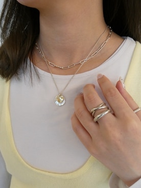 「アイテム（リング）」を使った、Nishi Satsukiさん（レディース・156cm・20代）の秋コーディネート