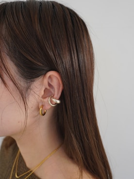 「アイテム（イヤーカフ）」を使った、Nishi Satsukiさん（レディース・156cm・20代）の秋コーディネート